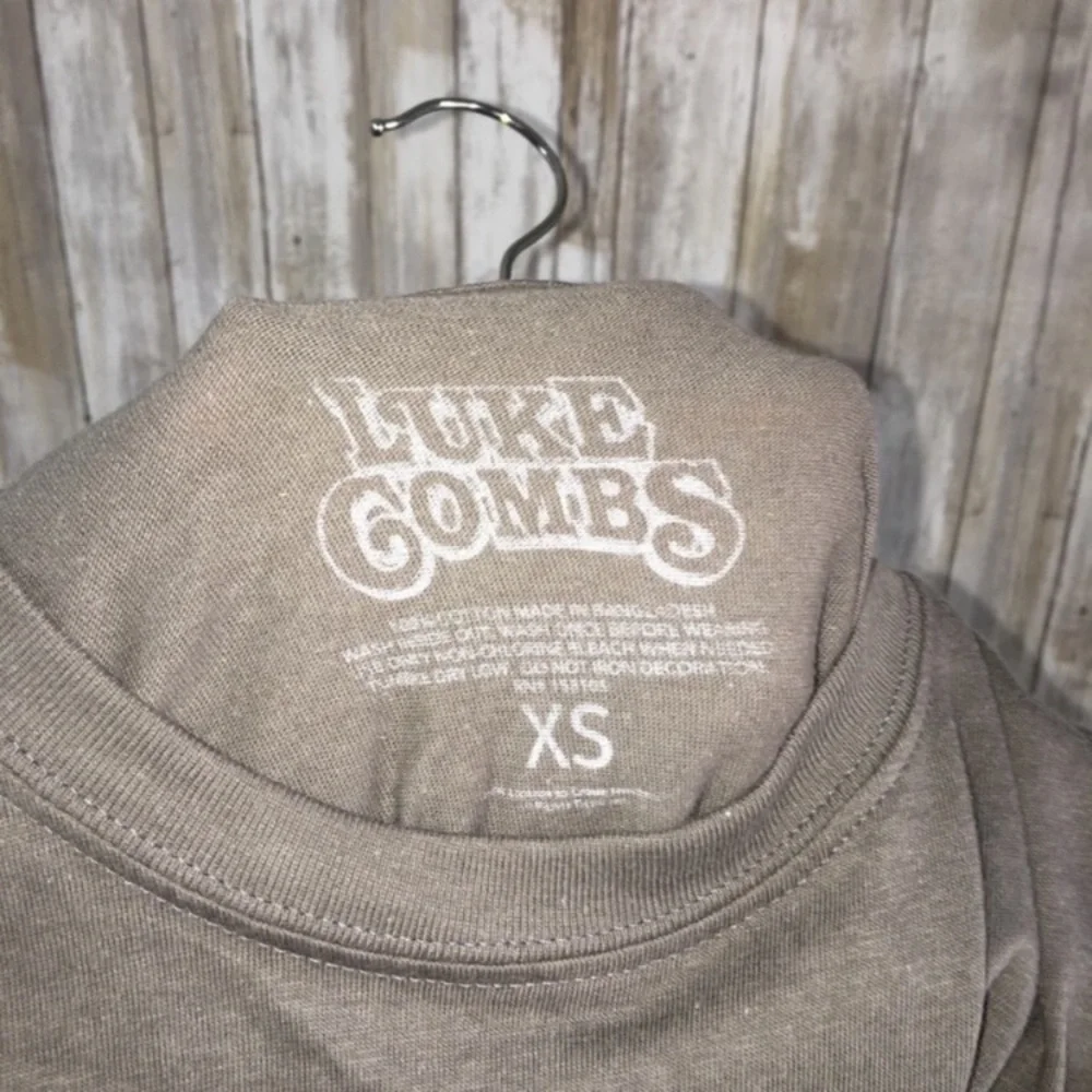NWT Luke Combs Lovin’ On You Tee - Picture 5 of 5